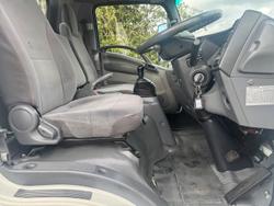 2011 Isuzu Npr NPR 200 WHITE