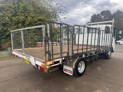 2011 Isuzu Npr NPR 200 WHITE