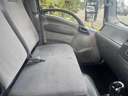 2011 Isuzu Npr NPR 200 WHITE