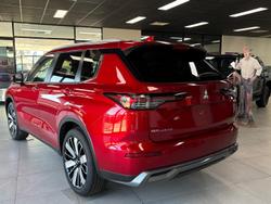 2025 Mitsubishi
Outlander Aspire