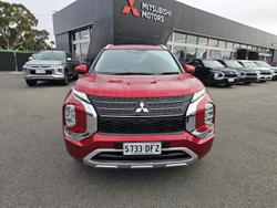 2022 Mitsubishi
Outlander Exceed