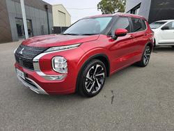 2022 Mitsubishi
Outlander Exceed