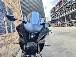 2025 YAMAHA YZF-R7 LAMS ROAD BLACK