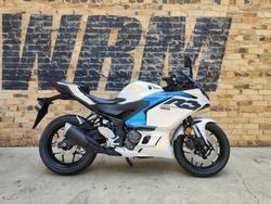 2025 YAMAHA YZF-R3 ROAD WHITE