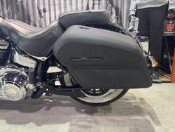 2020 Harley-davidson FLDE DELUXE (107) Vivid Black