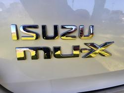 2020 Isuzu
MU-X Onyx Edition