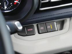 2025 LDV
Deliver 9