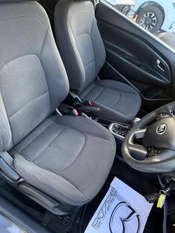 2013 Kia
Rio S