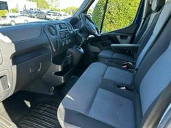 2016 Renault
Master