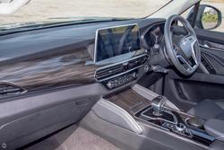2023 LDV
                D90 Executive