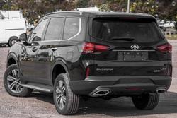 2023 LDV
                D90 Executive