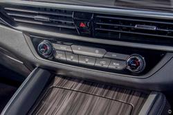 2023 LDV
D90 Executive