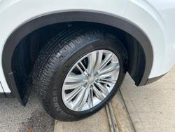 2024 Mitsubishi
Outlander ES