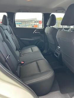 2024 Mitsubishi
Outlander ES