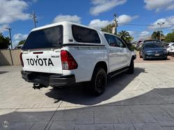 2017 Toyota
Hilux SR