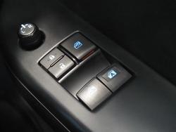 2016 Toyota
Hilux Workmate