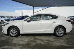 2017 Mazda
                3 Maxx