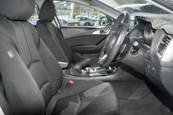 2017 Mazda
                3 Maxx