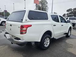 2017 Mitsubishi
Triton GLX+