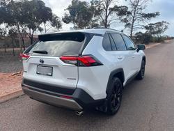 2024 Toyota
RAV4 GXL