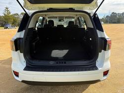 2024 Ford
Everest Ambiente