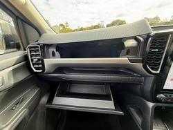 2024 Ford
Everest Ambiente