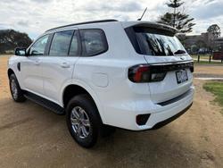 2024 Ford
Everest Ambiente