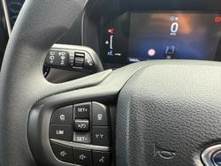 2024 Ford
Everest Ambiente