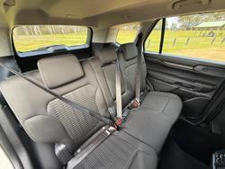 2024 Ford
Everest Ambiente