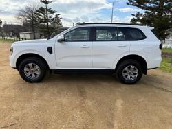 2024 Ford
Everest Ambiente