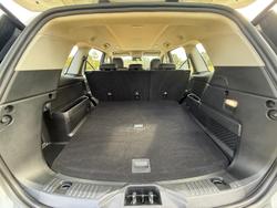 2024 Ford
Everest Ambiente