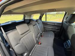 2023 Ford
                Everest Ambiente