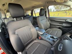 2023 Ford
                Everest Ambiente