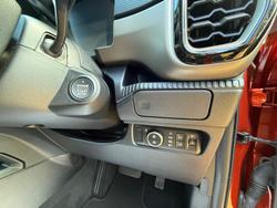 2023 Ford
                Everest Ambiente