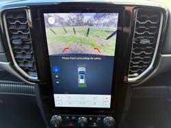 2023 Ford
                Everest Ambiente