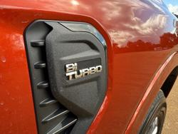 2023 Ford
                Everest Ambiente