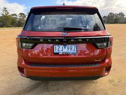 2023 Ford
                Everest Ambiente