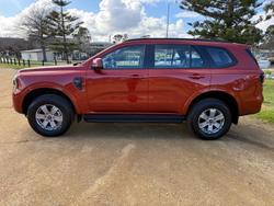 2023 Ford
                Everest Ambiente
