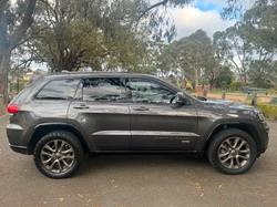 2016 Jeep
Grand Cherokee 75th Anniversary Edition