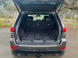 2016 Jeep
Grand Cherokee 75th Anniversary Edition