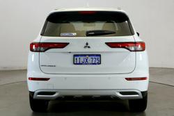 2024 Mitsubishi
Outlander LS