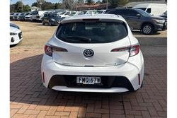 2022 Toyota
Corolla Ascent Sport Hybrid