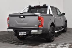 2017 Nissan
Navara ST