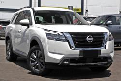 2024 Nissan
                Pathfinder ST-L