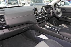 2024 Nissan
                Pathfinder ST-L
