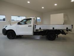 2017 Toyota
Hilux Workmate