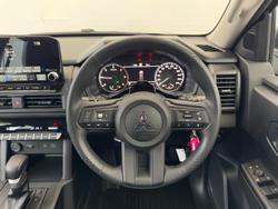 2025 Mitsubishi
Triton GLX+