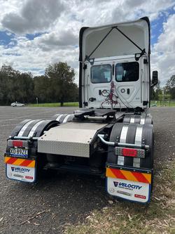 2023 Freightliner Cascadia 126 White