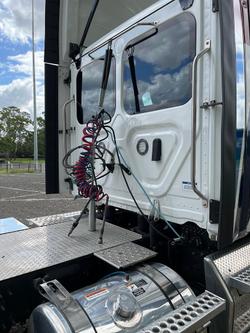 2023 Freightliner Cascadia 126 White