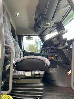 2023 Freightliner Cascadia 126 White